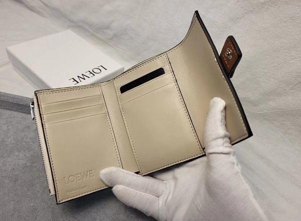 超激安ブランド財布偽物細部ディテール